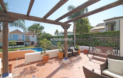 Resale - House - Townhouse - Marbella - Nueva Andalucia