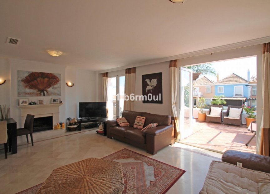 Resale - House - Townhouse - Marbella - Nueva Andalucia