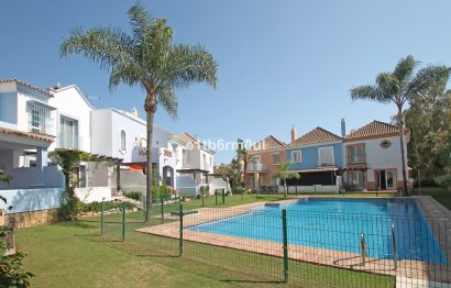 Resale - House - Townhouse - Marbella - Nueva Andalucia