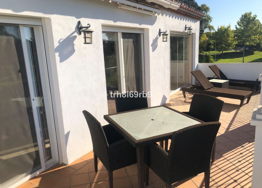 Resale - House - Detached Villa - Estepona - Benamara