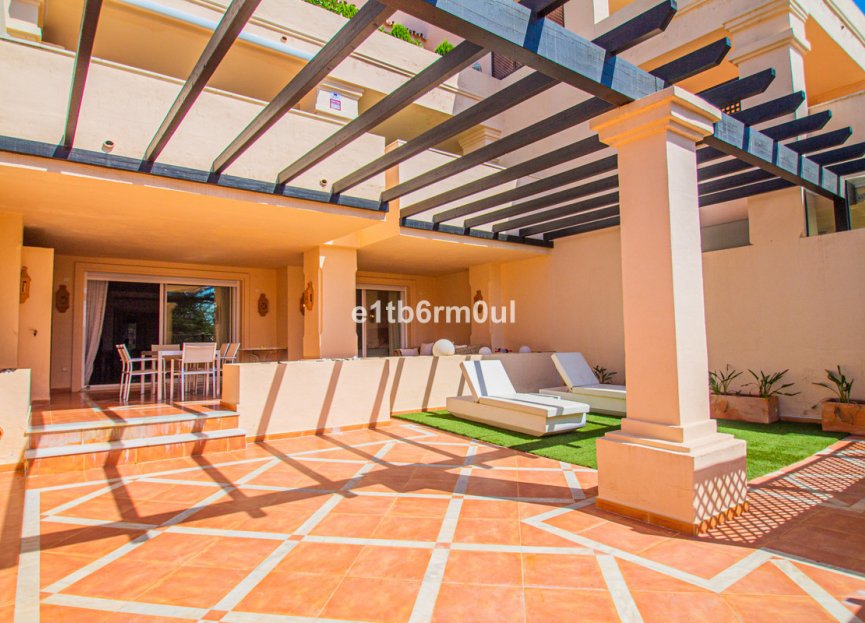 Resale - Apartment - Ground Floor Apartment - Marbella - Nueva Andalucia