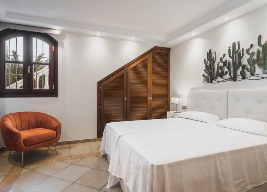 Reventa - House - Detached Villa - Estepona - Estepona Centro