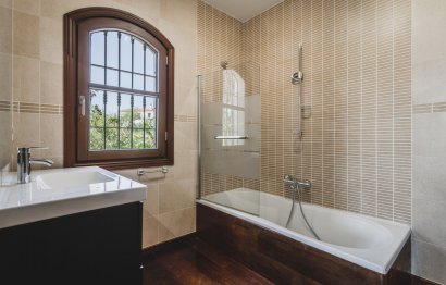 Reventa - House - Detached Villa - Estepona - Estepona Centro