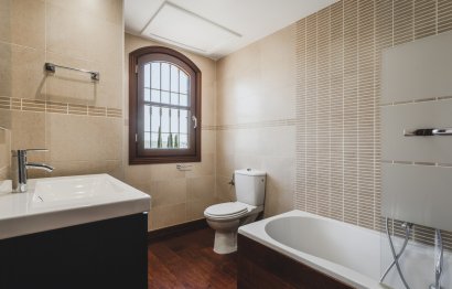 Reventa - House - Detached Villa - Estepona - Estepona Centro