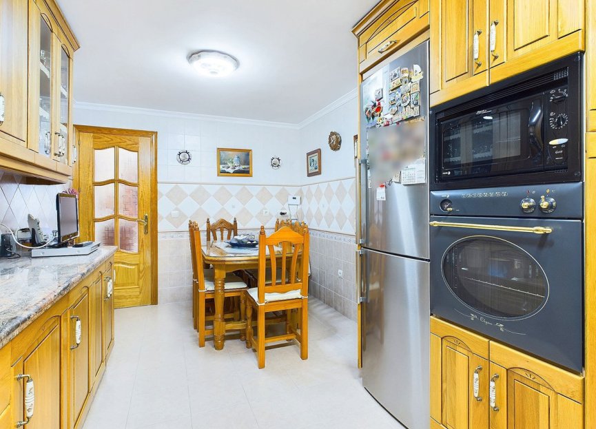 Resale - House - Townhouse - Estepona - Estepona Centro