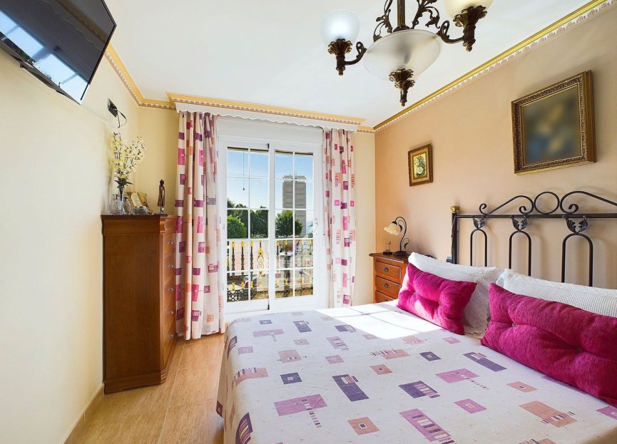 Resale - House - Townhouse - Estepona - Estepona Centro