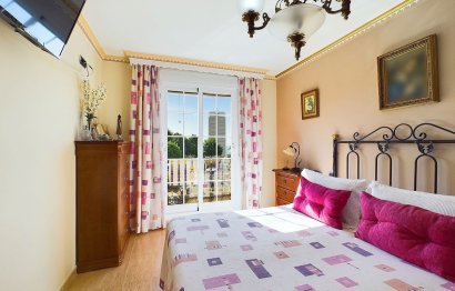 Resale - House - Townhouse - Estepona - Estepona Centro