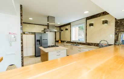 Resale - House - Detached Villa - Marbella - La Mairena