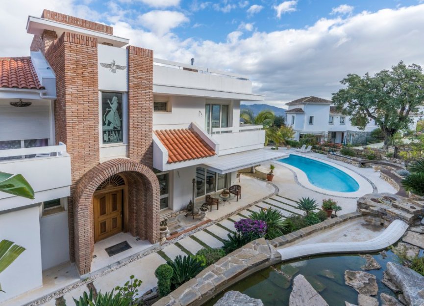 Resale - House - Detached Villa - Marbella - La Mairena