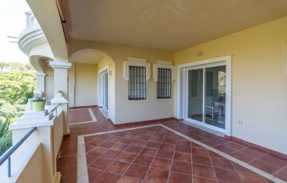 Resale - Ground floor apartment - Marbella - Elviria