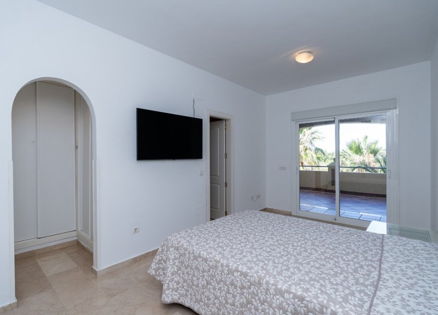 Resale - Ground floor apartment - Marbella - Elviria