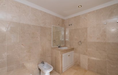 Resale - Ground floor apartment - Marbella - Elviria