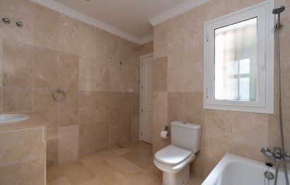 Resale - Ground floor apartment - Marbella - Elviria