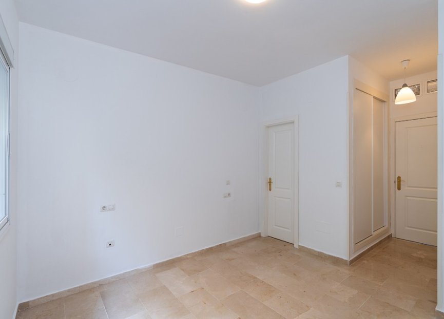 Resale - Ground floor apartment - Marbella - Elviria