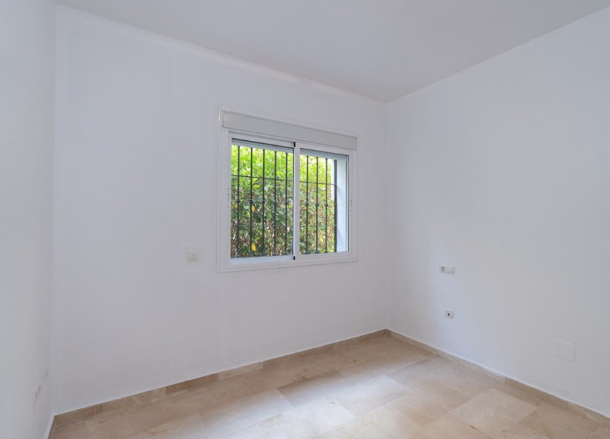 Resale - Ground floor apartment - Marbella - Elviria