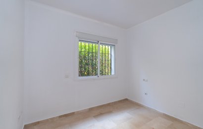 Resale - Ground floor apartment - Marbella - Elviria