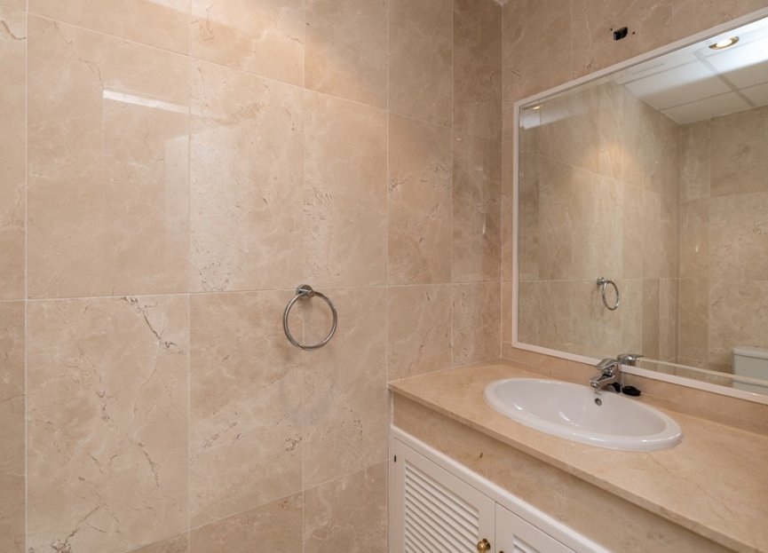 Resale - Ground floor apartment - Marbella - Elviria