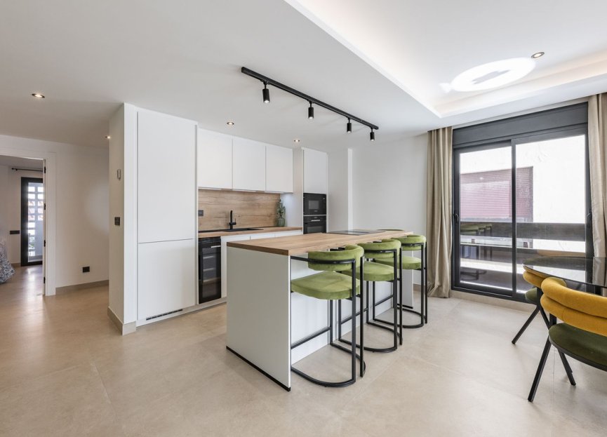 Resale - Apartment - Middle Floor Apartment - Marbella - Nueva Andalucia