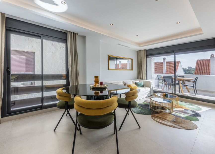 Resale - Apartment - Middle Floor Apartment - Marbella - Nueva Andalucia