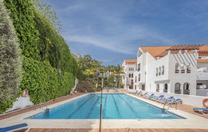 Resale - Apartment - Middle Floor Apartment - Marbella - Nueva Andalucia