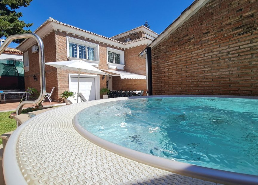 Resale - House - Detached Villa - Benalmádena - Benalmadena Centro