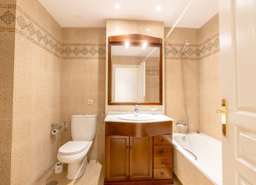 Reventa - Apartment - Middle Floor Apartment - Estepona - Estepona Centro