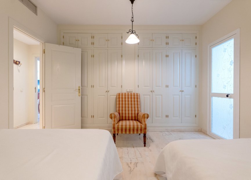 Reventa - Apartment - Middle Floor Apartment - Estepona - Estepona Centro