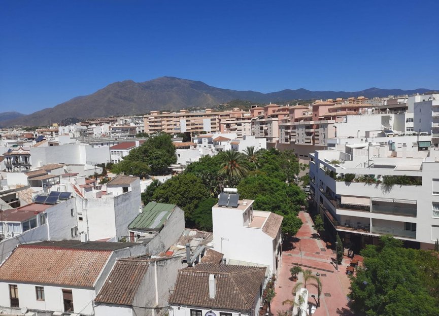 Resale - Apartment - Middle Floor Apartment - Estepona - Estepona Centro