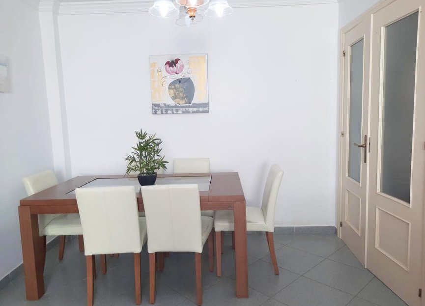 Resale - Apartment - Middle Floor Apartment - Estepona - Estepona Centro