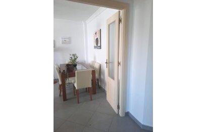 Resale - Apartment - Middle Floor Apartment - Estepona - Estepona Centro