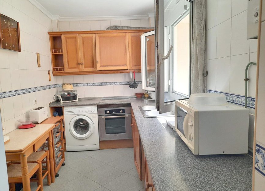 Resale - Apartment - Middle Floor Apartment - Estepona - Estepona Centro