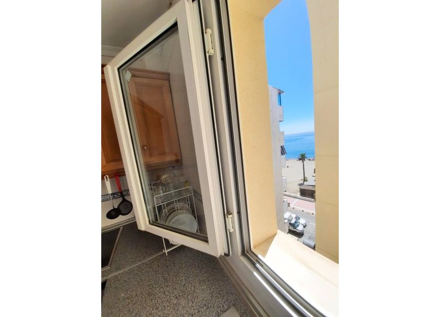 Resale - Apartment - Middle Floor Apartment - Estepona - Estepona Centro
