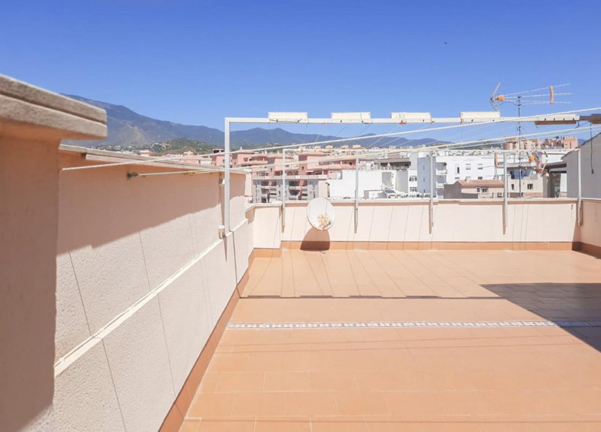 Resale - Apartment - Middle Floor Apartment - Estepona - Estepona Centro