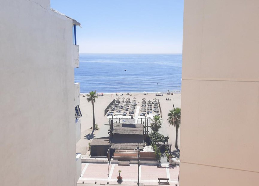 Resale - Apartment - Middle Floor Apartment - Estepona - Estepona Centro