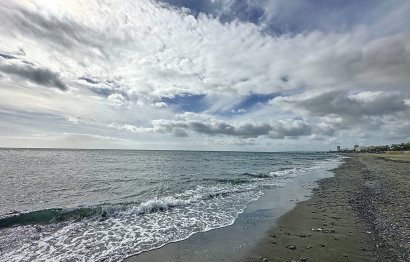 Resale - Apartment - Middle Floor Apartment - Estepona - Estepona Centro