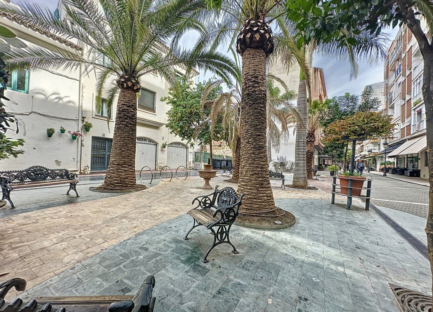 Resale - Apartment - Middle Floor Apartment - Estepona - Estepona Centro