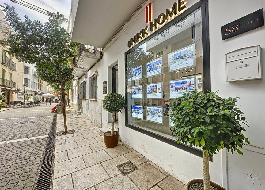 Resale - Apartment - Middle Floor Apartment - Estepona - Estepona Centro