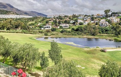 Resale - Apartment - Middle Floor Apartment - Estepona - Estepona Centro