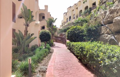 Resale - Apartment - Middle Floor Apartment - Estepona - Estepona Centro