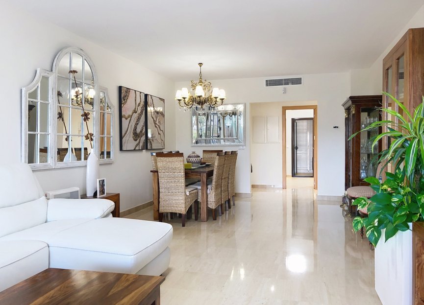 Resale - Apartment - Middle Floor Apartment - Estepona - Estepona Centro