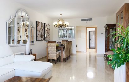 Resale - Apartment - Middle Floor Apartment - Estepona - Estepona Centro