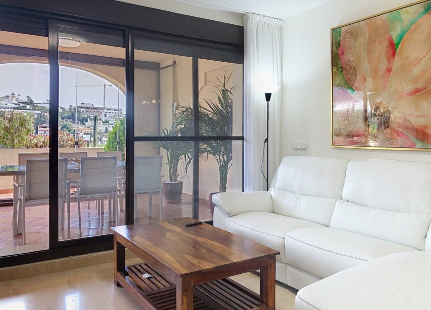 Resale - Apartment - Middle Floor Apartment - Estepona - Estepona Centro