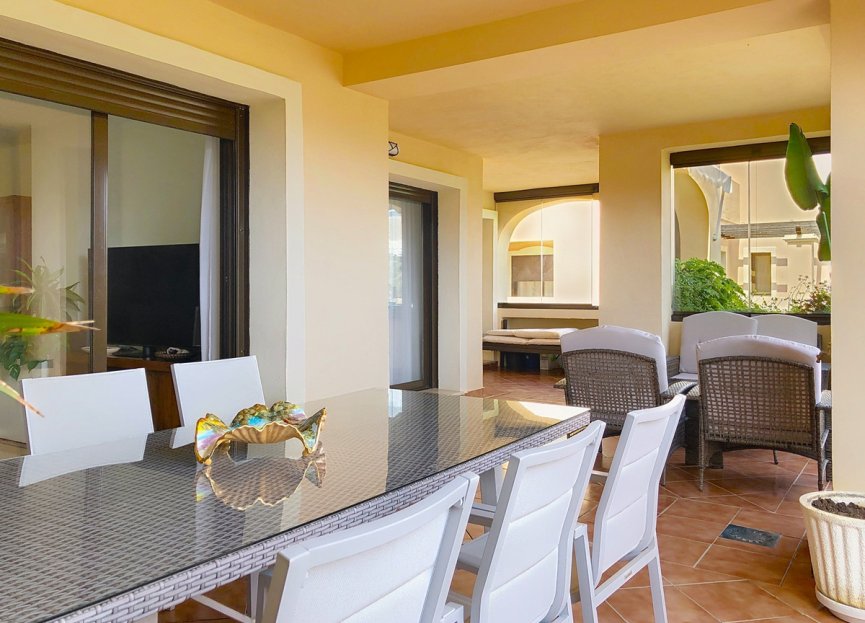 Resale - Apartment - Middle Floor Apartment - Estepona - Estepona Centro