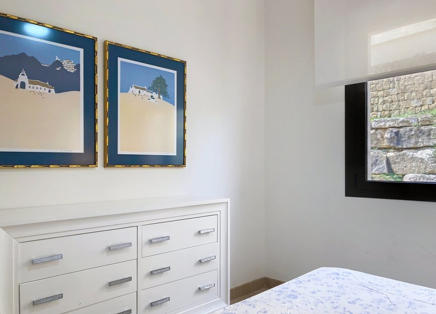 Resale - Apartment - Middle Floor Apartment - Estepona - Estepona Centro