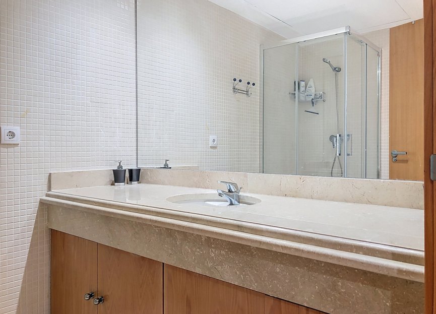 Resale - Apartment - Middle Floor Apartment - Estepona - Estepona Centro