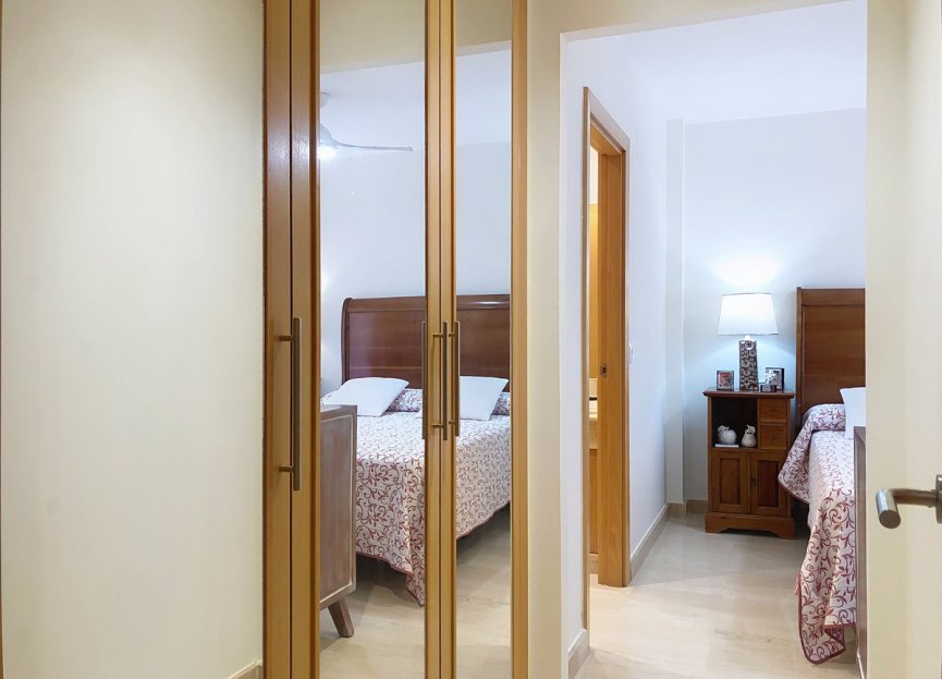 Resale - Apartment - Middle Floor Apartment - Estepona - Estepona Centro