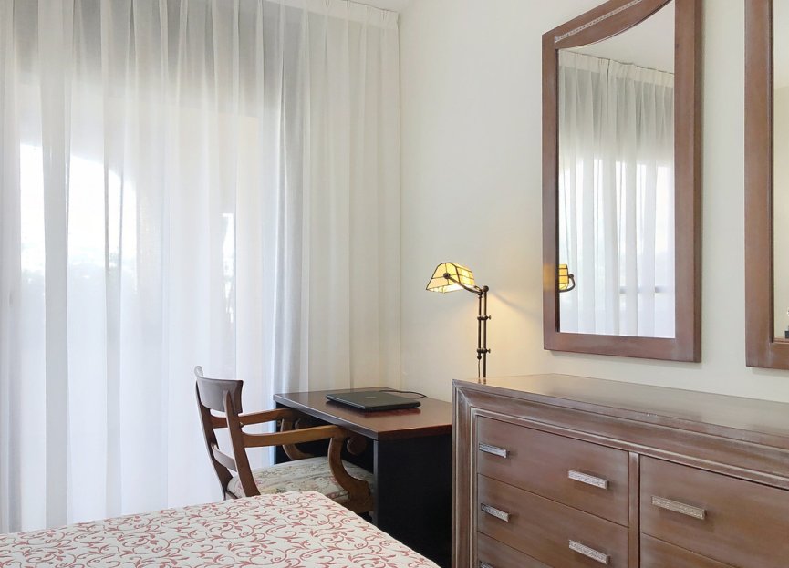 Resale - Apartment - Middle Floor Apartment - Estepona - Estepona Centro