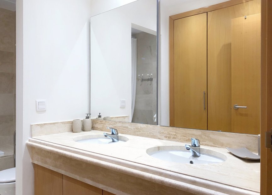 Resale - Apartment - Middle Floor Apartment - Estepona - Estepona Centro