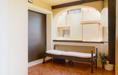 Resale - Apartment - Middle Floor Apartment - Estepona - Estepona Centro