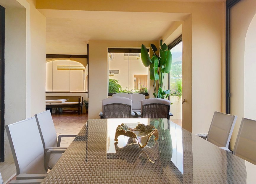 Resale - Apartment - Middle Floor Apartment - Estepona - Estepona Centro